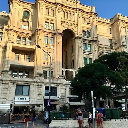 Bright And Sunny Apt By The Sea * Sliema