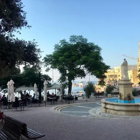 Apartment Bright And Sunny Apt By The Sea Sliema