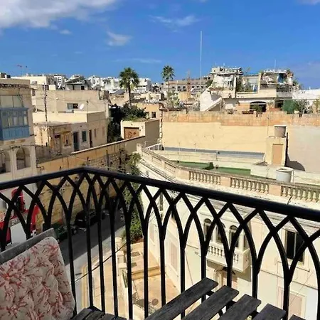 Bright And Sunny Apt By The Sea Apartamento Sliema